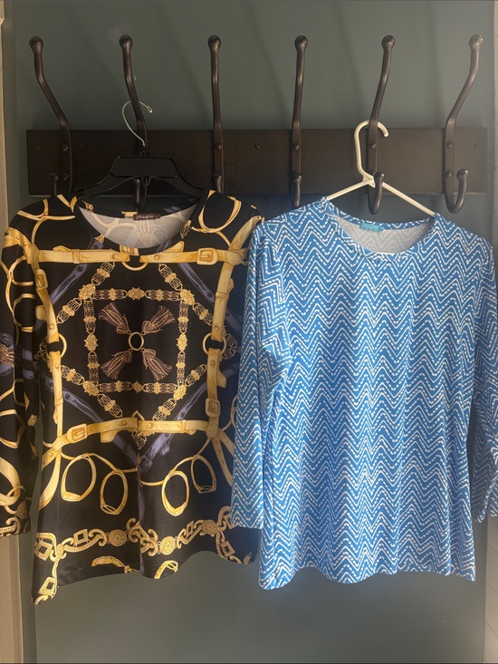 J. McLaughlin Tops - J. McLaughlin Black & Gold Chain Print Long Sleeve Top